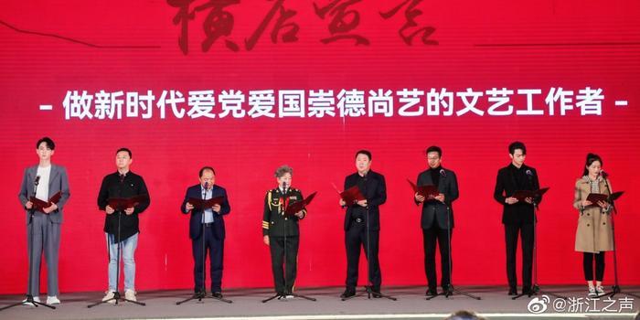长痘有4宜吃4少吃，搭配1内服，痘嘎嘎消，后悔没早知道！