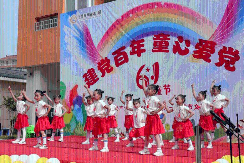 【敢不敢】一起看韩国女神李成敏的逆天演技和多重身份!你能顶得住吗?